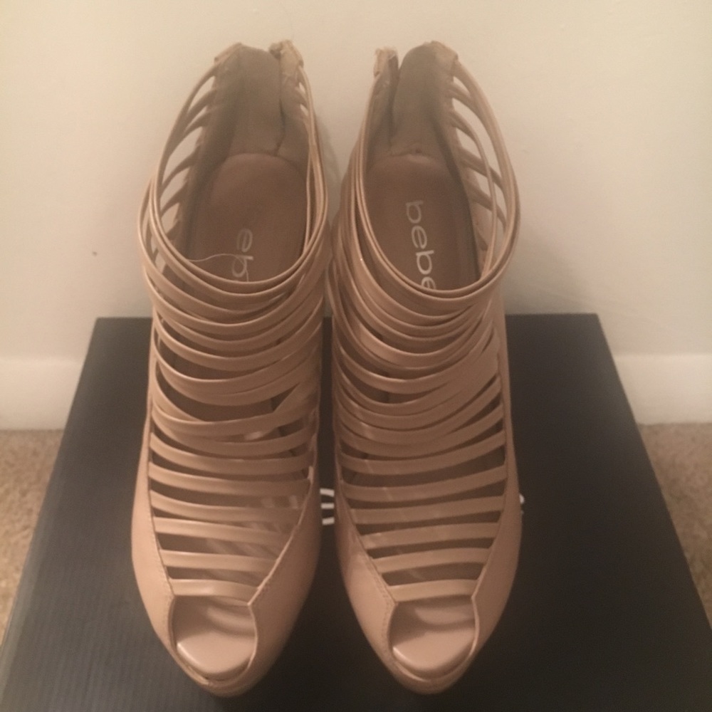 Bebe women’s size 8 Natural heeled sandal